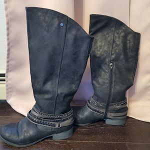 Womens black boots
